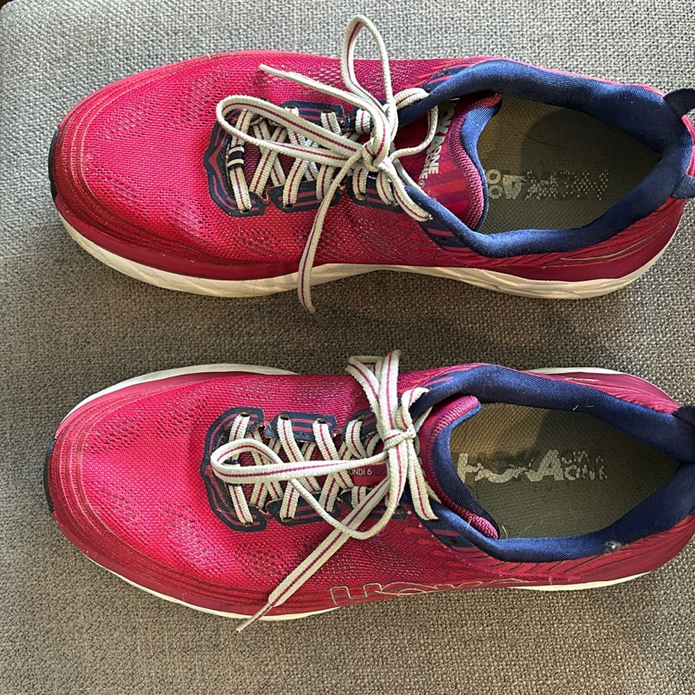 HOKA oneone